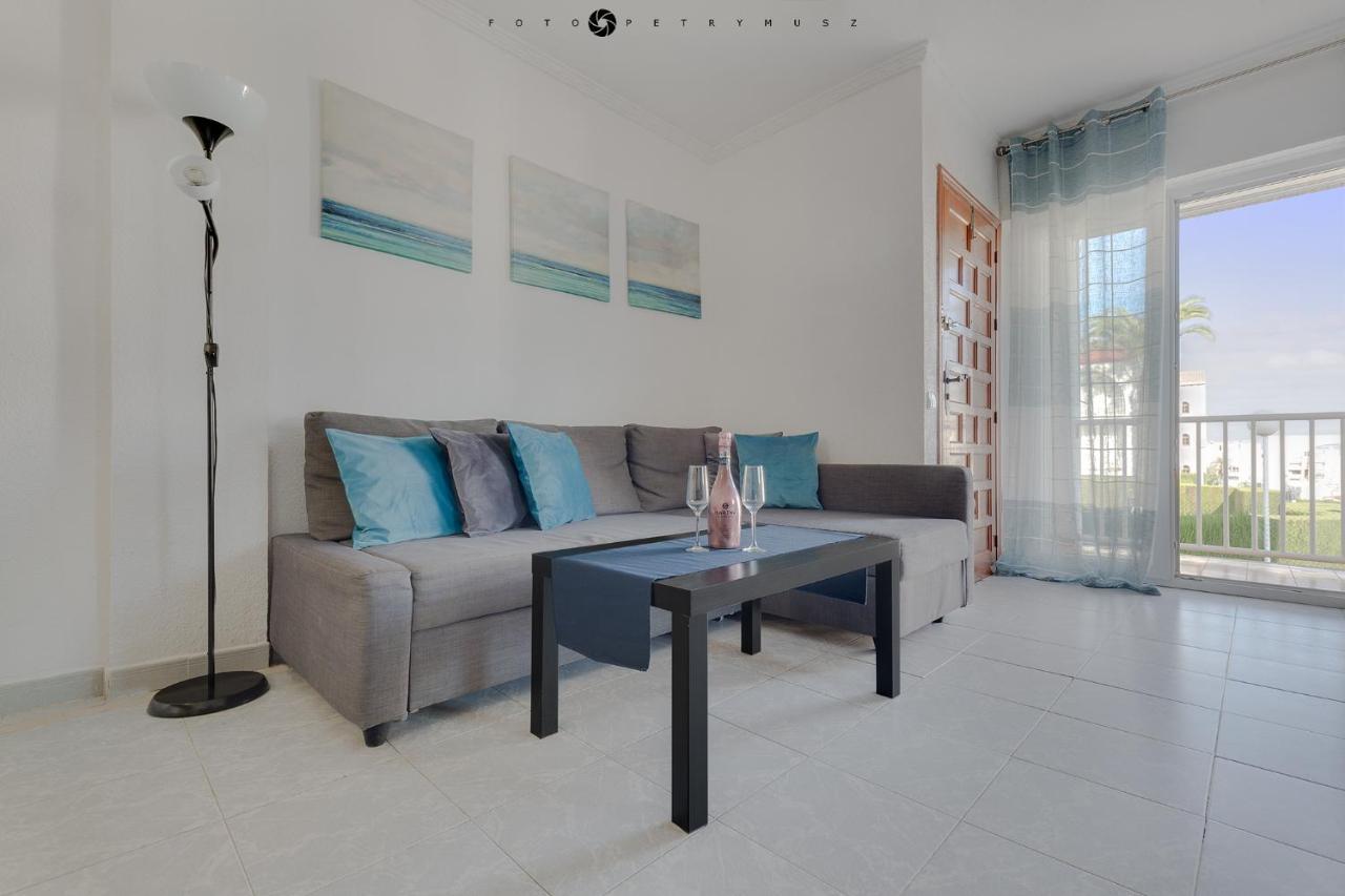 Apartment With Pool, Sea Views & Balcony Less Than 10Min Walk To La Mata Beach! Torrevieja Kültér fotó